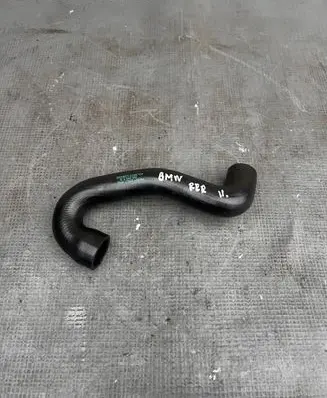 BMW 5 E39 Engine coolant pipe/hose 2248532