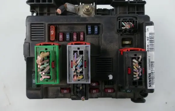 Citroen Berlingo Fuse box set 9643498980