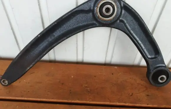 Citroen DS5 Front control arm 884980