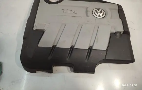 Volkswagen PASSAT B6 Engine cover (trim)