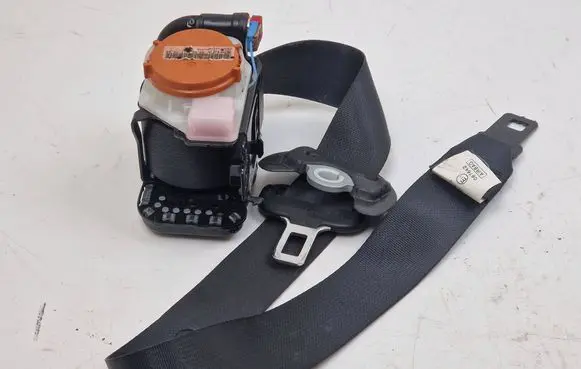 Nissan Qashqai Front seatbelt 3063559 5034K4J23N