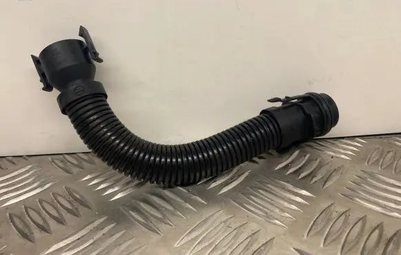 BMW 3 E92 E93 Breather hose/pipe 7803842