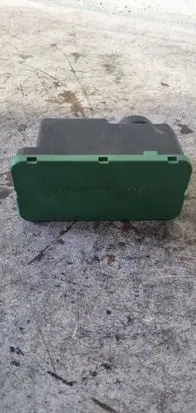 Volkswagen PASSAT B3 Central locking vacuum pump 
