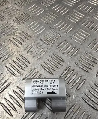 Audi Q7 4M Air conditioning (A/C) expansion valve 4M0816805B