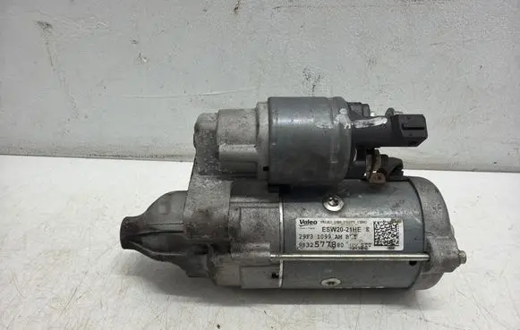 Opel Vivaro Starter motor 9832577880