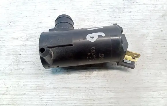 Suzuki Grand Vitara I Windscreen/windshield washer pump