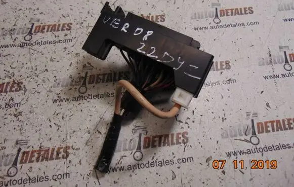 Toyota Corolla Verso AR10 Fuse module