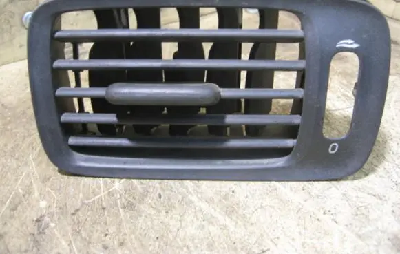 Volvo S70 V70 V70 XC Dashboard side air vent grill/cover trim 9158408