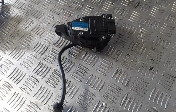 Renault Master II Accelerator pedal position sensor 7700314526