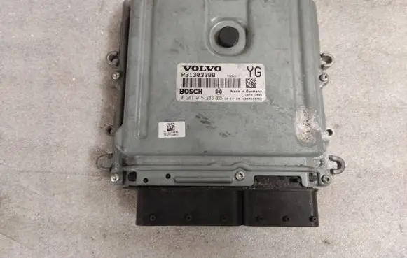 Volvo XC60 Engine control unit/module P31303388 1039S33755 0281015286