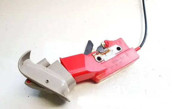Jeep Cherokee Seat back rest lock catch 527356tl2 527356-tl2