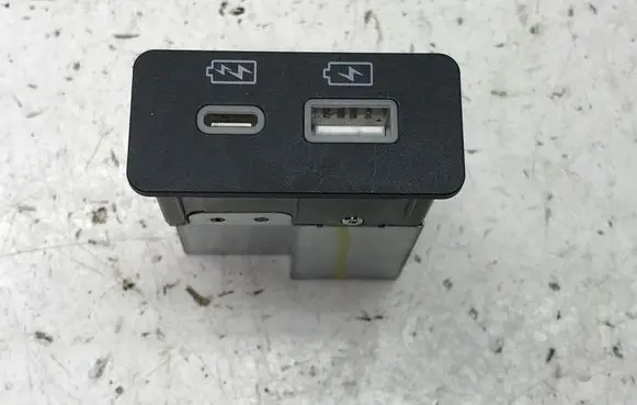 BYD Atto 3 USB socket connector STHP3798700