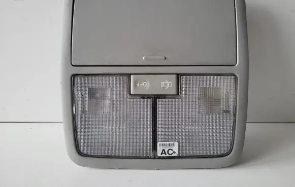 Toyota Auris E180 Front seat light 8126002460