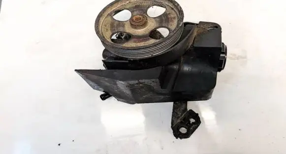 Peugeot 206 Power steering pump 