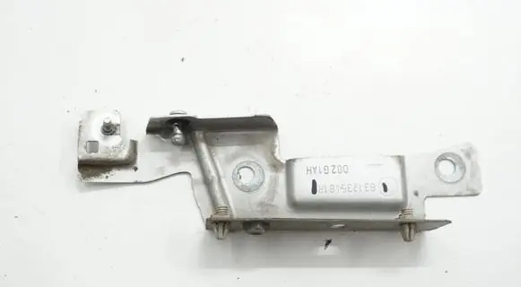Renault Captur Fender mounting bracket 631235481RACR 631235481R