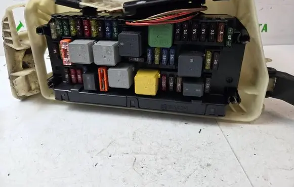 Mercedes-Benz E W212 Fuse box set A2125400382
