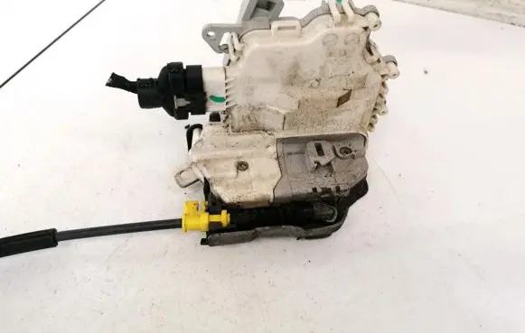 Audi A1 Front door lock 8J2837015C