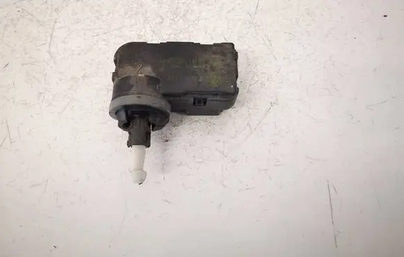 Seat Leon (1P) Headlight level adjustment motor 5P0941295