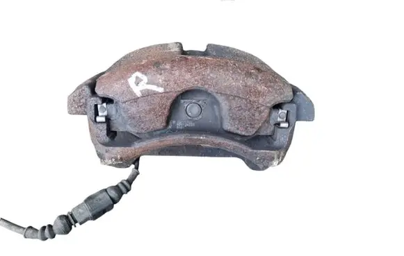 Volkswagen PASSAT B8 Front brake caliper 6799D