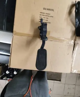 Toyota Land Cruiser (J150) Accelerator throttle pedal 7811060030 1988007420 04M26E00102