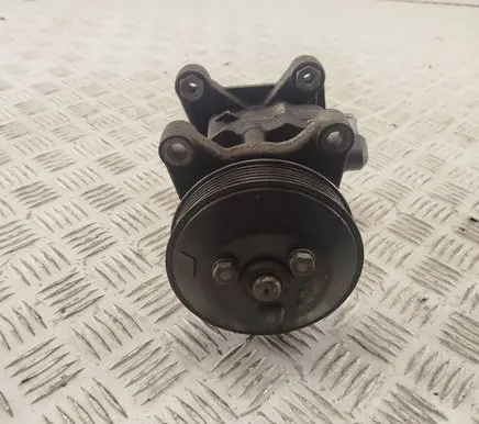 BMW X5 E70 Power steering pump 679646001