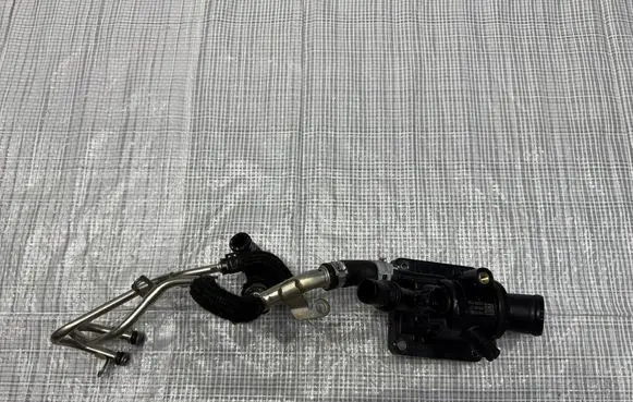 Renault Kangoo II Thermostat housing 110611151R