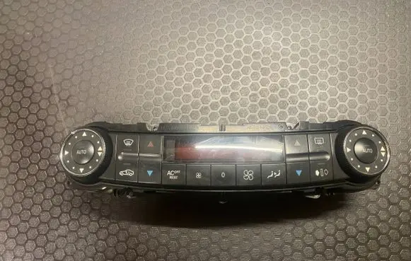 Mercedes-Benz E W211 Climate control unit 2118300685