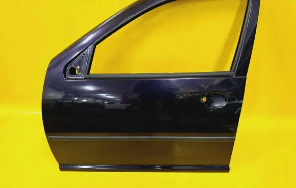 Volkswagen Golf IV Front door 