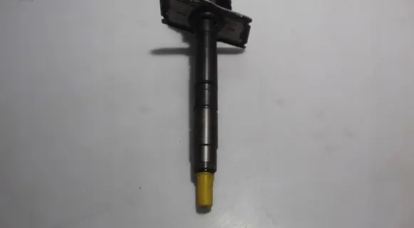 Audi A4 S4 B8 8K Fuel injector