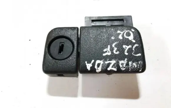 Mazda 323 F Glove box