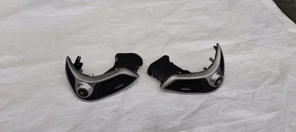 Hyundai ix35 Dashboard side air vent grill/cover trim 2S900