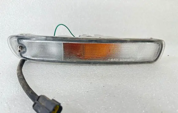 Mazda 323 F Front indicator light 082161614R
