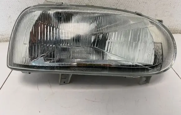 Volkswagen Golf III Headlight/headlamp 084411111R 084411111