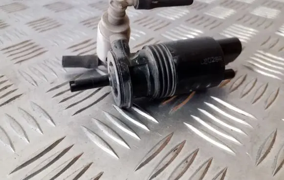 Mercedes-Benz R W251 Windscreen/windshield washer pump A1648600021