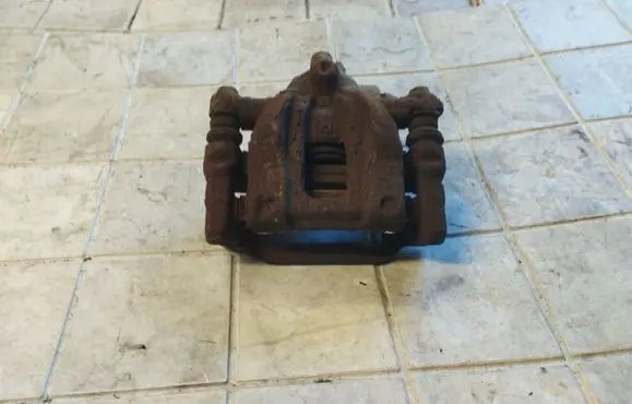 Honda CR-V Rear brake caliper