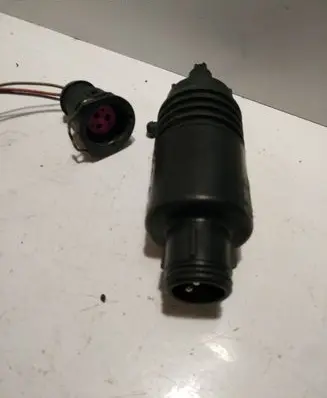 Audi A6 S6 C4 4A Windscreen/windshield washer pump 4A0955651