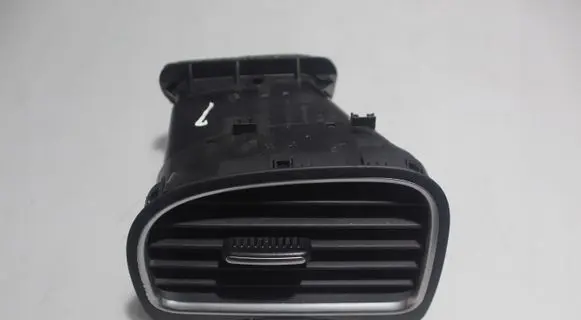 Volkswagen Golf VI Dashboard side air vent grill/cover trim