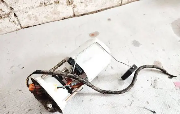Suzuki Swift I In-tank fuel pump