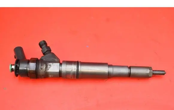 BMW X3 E83 Fuel injector 7794435