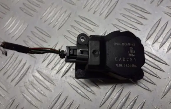 Ford Focus A/C air flow flap actuator/motor 3M5H-19E616-AB