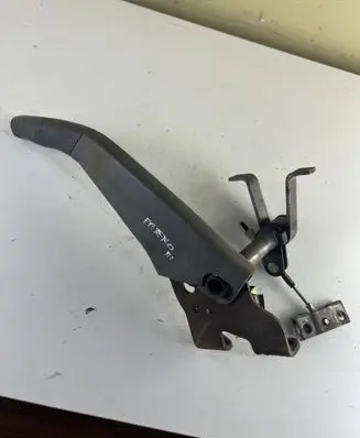 Mitsubishi Pajero Handbrake/parking brake lever assembly