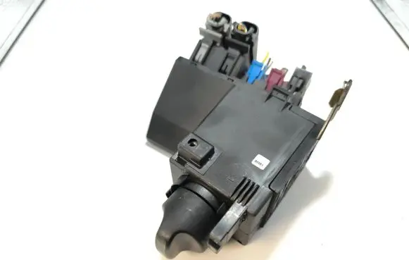 Mercedes-Benz E W210 Light switch 2105451404