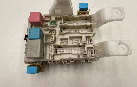 Toyota Prius (XW20) Fuse module 8273047290 9711A 7K191507