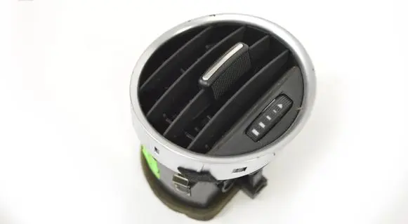 BMW 1 F20 F21 Dashboard air vent grill cover trim 8H0820951D