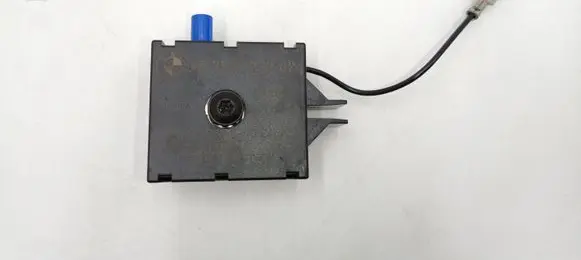 BMW 3 E46 Aerial antenna amplifier 65256912824 6912824