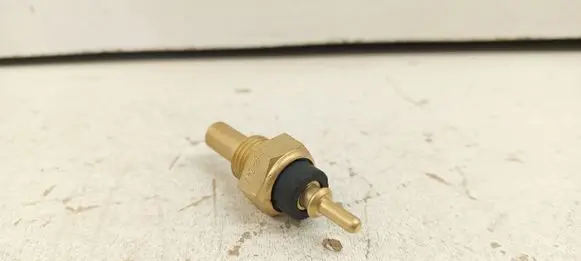 Mercedes-Benz 190 W201 Coolant temperature sensor 0055421017 A0055421017