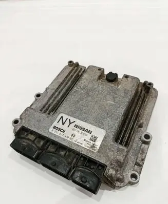 Nissan X-Trail T31 Engine control unit/module 237103UC9D 0281017470 1039S21032
