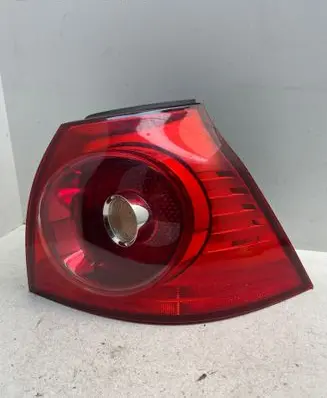Volkswagen Golf V Rear/tail lights E410192
