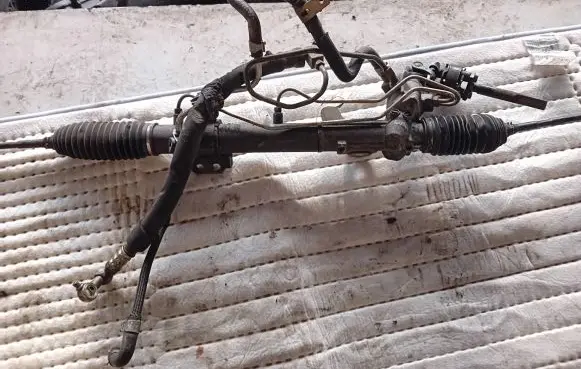 Nissan Almera Tino Steering rack