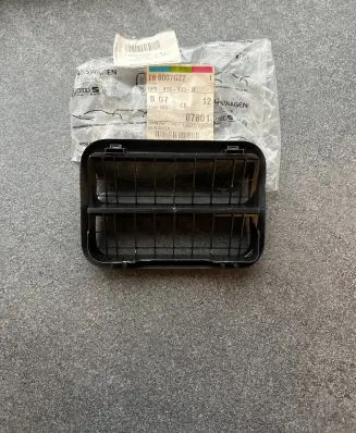 Seat Leon (1P) Quarter panel pressure vent 5P0819465B